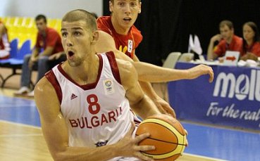 Първа победа за младежите на Евробаскет