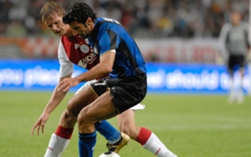 Адриано донесе победа на Интер срещу Аякс