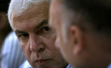 Пини определи състава за Унгария, Младенов аут