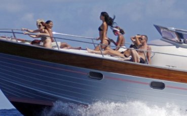 Липсващият на лодката – Люис Хамилтън