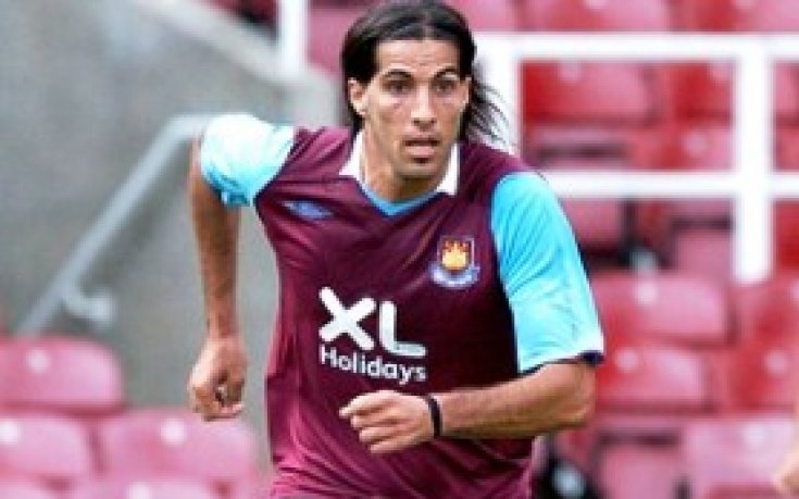 Уест Хем, няма мениджър, но привлече уругваец