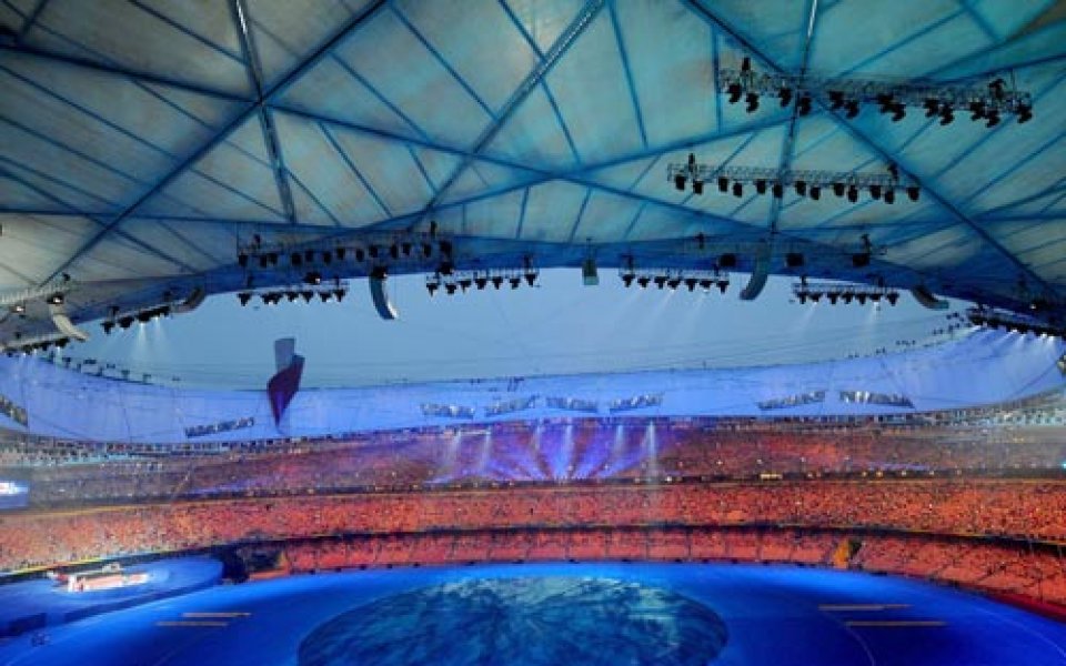 Пекин прие параолимпийците на тържествена церемония