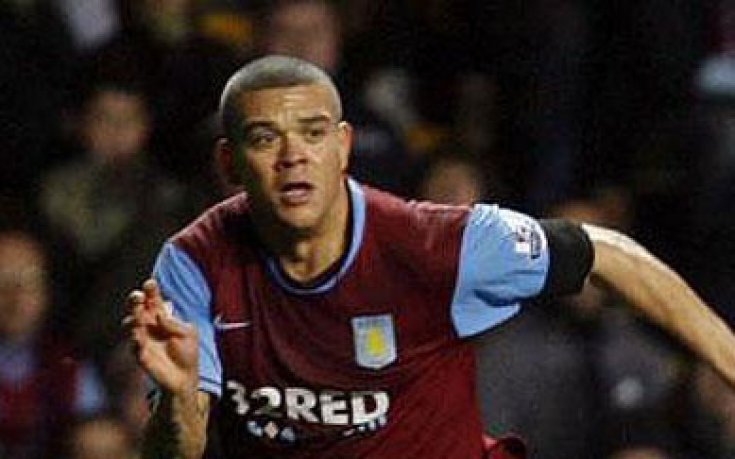 Вилфред Бума преподписа за още две години с Астън Вила