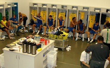 Робиньо надраскал с графити съблекалнята на Чили