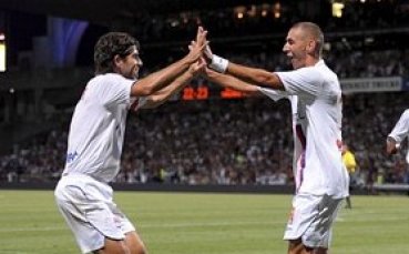 Жуниньо и Бензема качиха Лион на върха