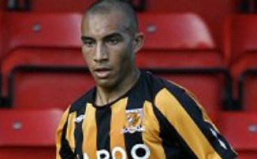 Нападател на Хъл аут за три месеца