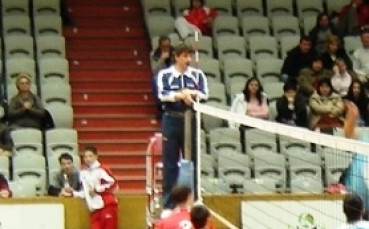 Наш рефер чете лекции преди бенефиса си с Джиба