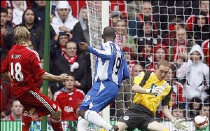 Ливърпул и Арсенал оцеляха, грешка за Стенли и Вила