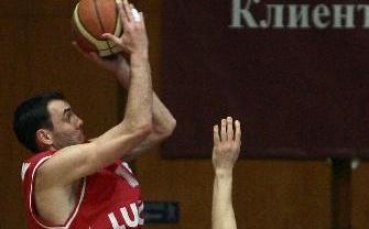 ЛукОйл Академик с лесна победа в Самоков