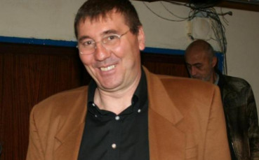 Пини прави юношески камп в София през ноември