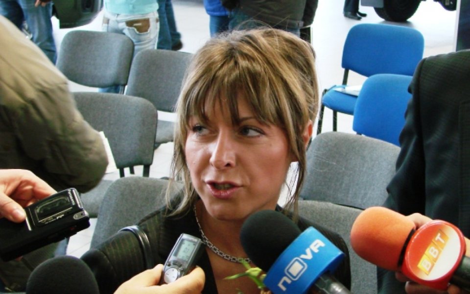 Галя Топалова се отказа от Курдов
