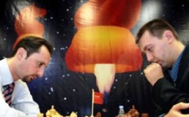 Бащата на Камски се страхува за живота на сина си
