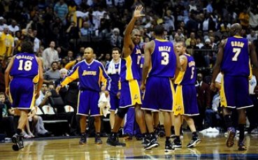 Лейкърс и Атланта продължават само с победи, ЛеБрон с 41 точки