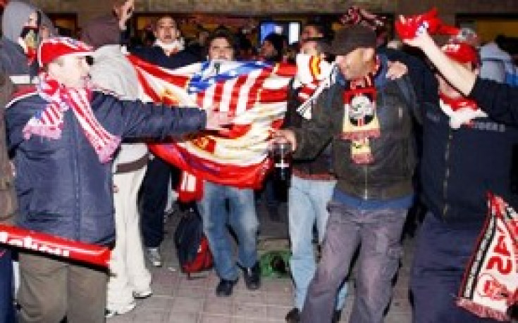 Нахлула публика и премръзнали футболисти в Бургаско