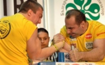 Краси Костадинов тиумфира с титлата на световното по канадска борба