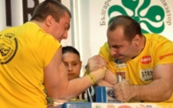 Краси Костадинов тиумфира с титлата на световното по канадска борба