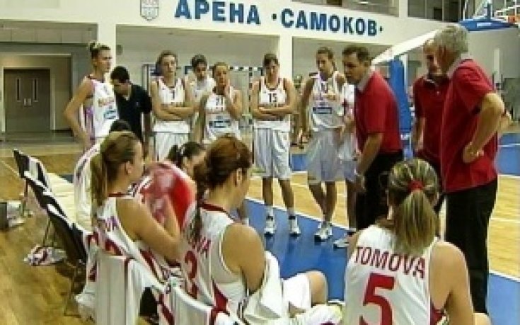 Пълна зала за баскетнационалките в Русе