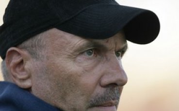 Костадин Башов вкара два срещу тима на Георги Василев