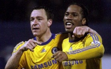 Въпреки гафовете, играчите на Челси вършат и добри дела