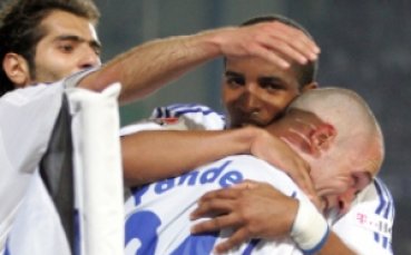 Шалке стартира с победа без Рутен