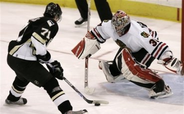 Пингвините не срещнаха проблеми срещу канадците