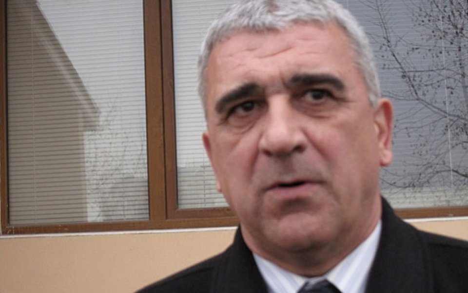 Момиров: Съдиите свирят за Левски
