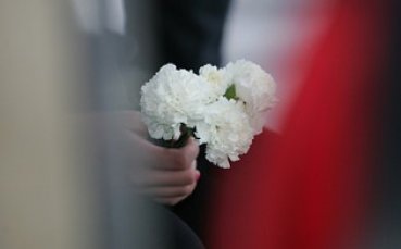 Стотици вървяха в памет на хокейния национал и неговия приятел