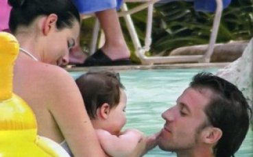 Момиченце проплака в дома на Алекс Дел Пиеро