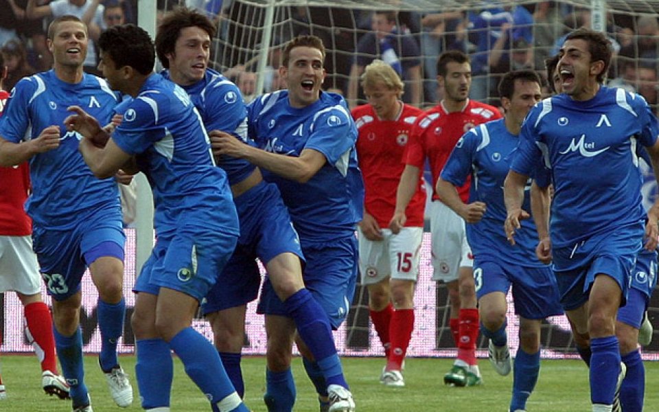 Левски върна интригата за титлата след 2:0 над ЦСКА