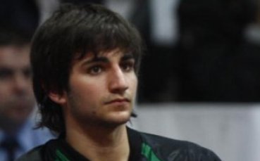 Тийнейджър би Реал Мадрид на куц крак