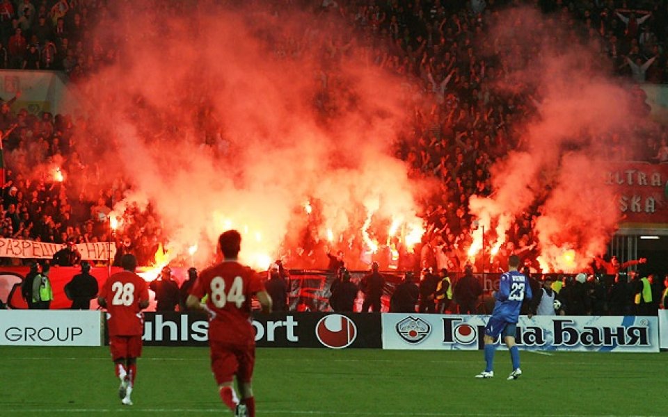 Спете спокойно, армейци, Маркиньос си отива!