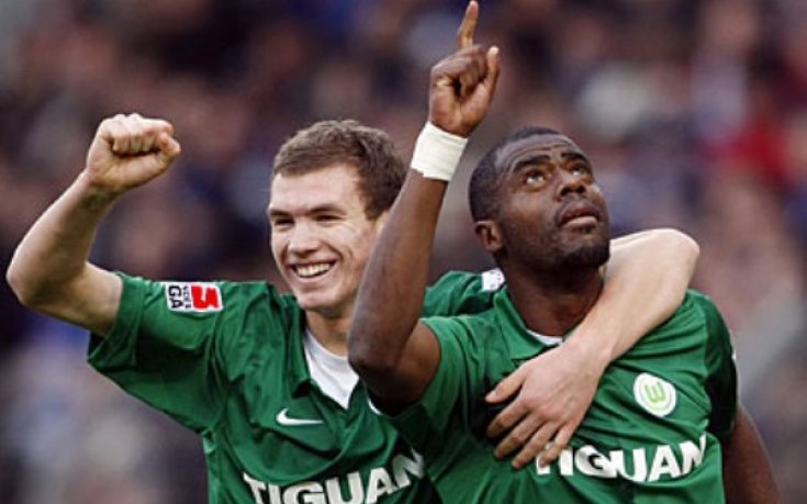 Графите и Дзеко - най-резултатното дуо в историята на Бундеслигата