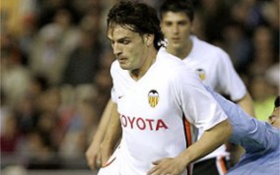 Мориентес вярва, че Вия и Силва ще изберат Реал пред Барса
