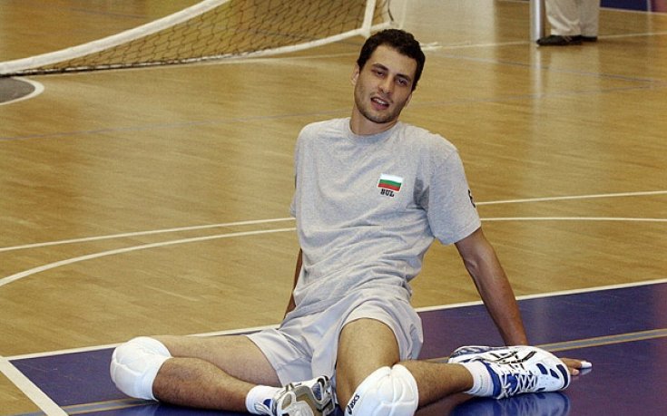 Почернелият Матей тренира, Гибона – само фитнес