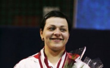 Руска щангистка се жени фиктивно за да стане сънародничка на Сесил