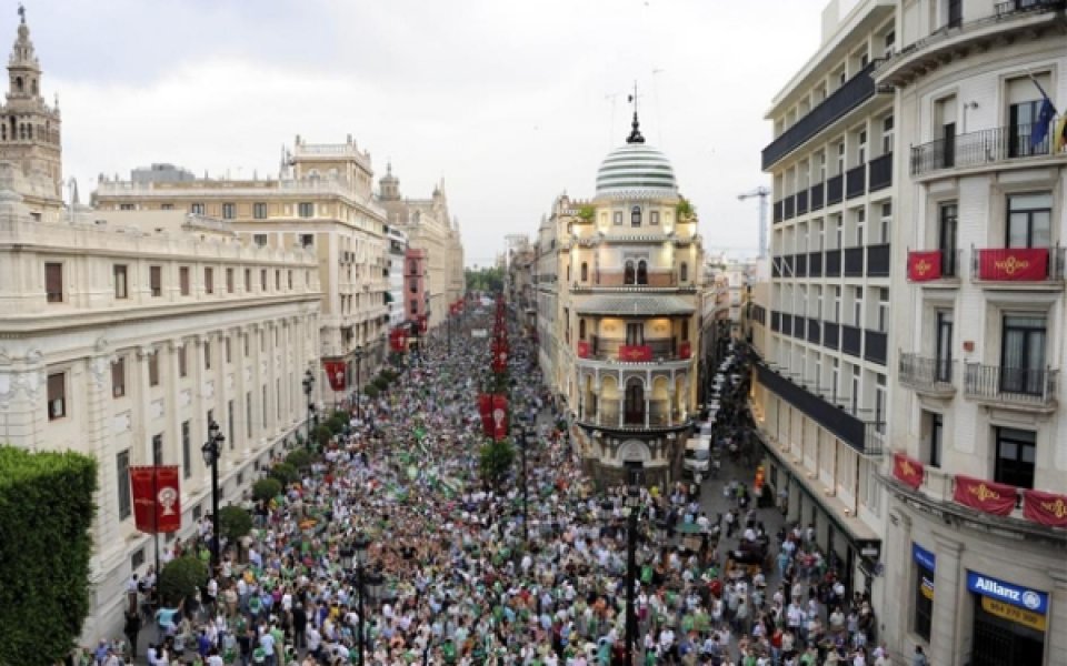Повече от 60 хиляди фена на Бетис протестират срещу президента