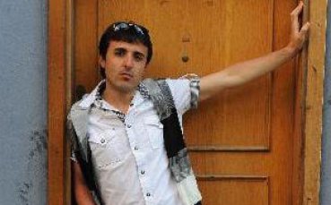 Спряха правата на рефер… защото е гей