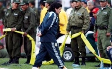 Диего Марадона ще съди президента на Ривър Плейт