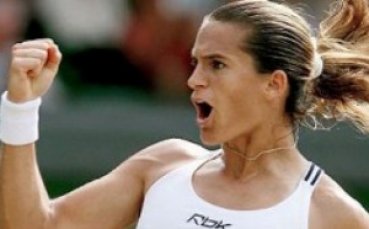 Уимбълдън: Шампионката от 2006 година се класира за третия кръг