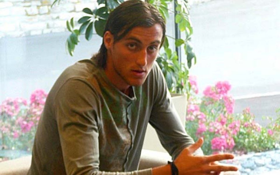 Нухиу остава в полезрението на ЦСКА, договор го спира за проби