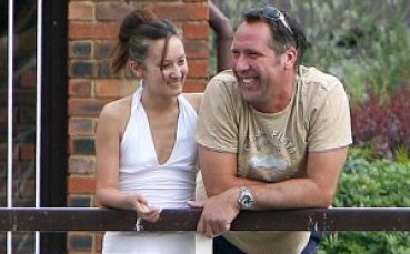 Легенда на Арсенал заби фигуристка