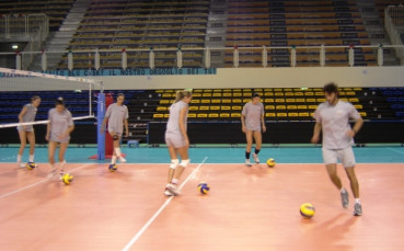 Весела тренировка без Ева преди сблъсъка с тактиката на Карпол