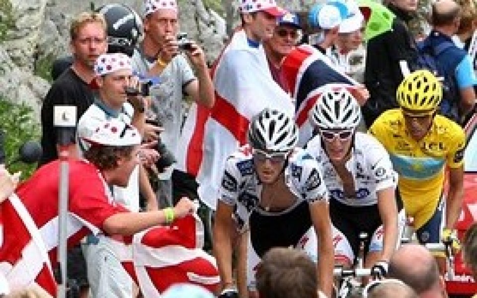 Франк Шлек спечели 17-ия етап, Контадор остава лидер