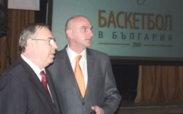 Иван Ценов и доц. Лазар Каменов са зам. министрите на спорта