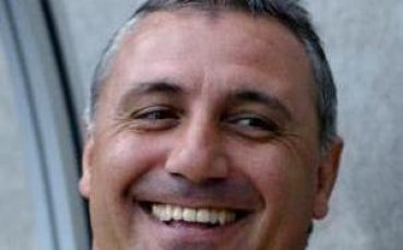 Стоичков стартира с победа и оглави класирането