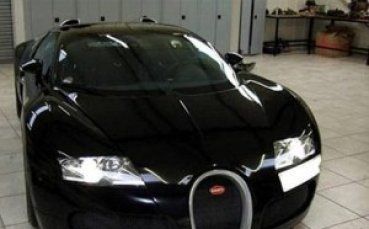 Бътън продава Бугати Вейрон