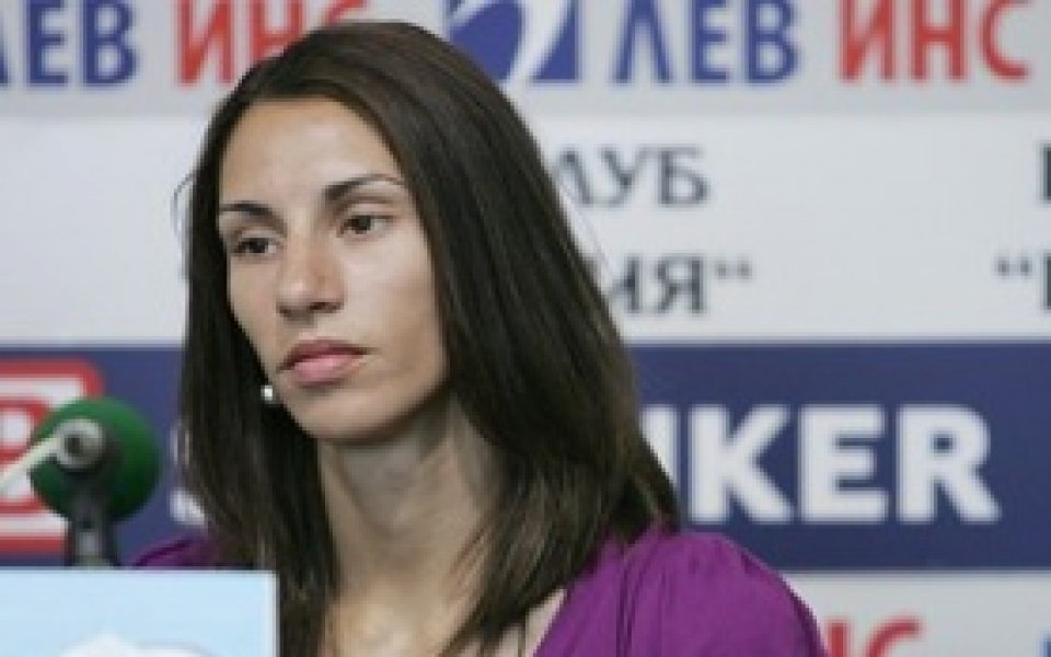 Ваня Стамболова не стигна до финала на 400 с препятствия