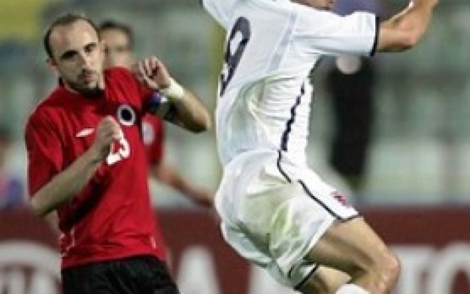 Алтин Хаджи с червен картон в Шампионската лига
