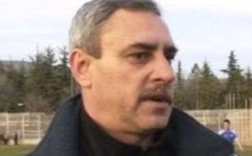 Локо Пд се разделя с Кюмюрджиев