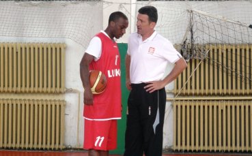 Георги Младенов: Тодор Стойков остава при нас